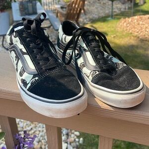 Vans, glow-in-the-dark alien, black suede,  5 1/2 men